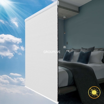 Bom preço. O escurecimento da casa dobra-se acima das cortinas de janela plissadas sem corda da tela celular on-line