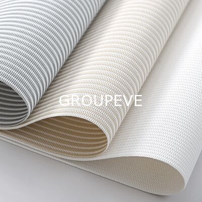 Bom preço. 70% PVC 30% poliéster revestido resistente ao fogo e à água Tecido protetor solar para persianas on-line